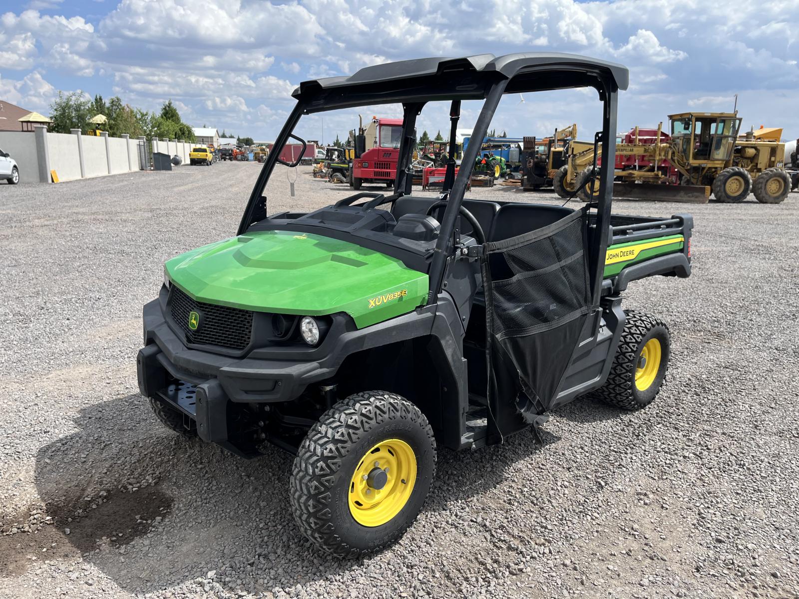 ./imagenes/INVOICE/2019/18253/JOHN DEERE XUV835E (4).JPG